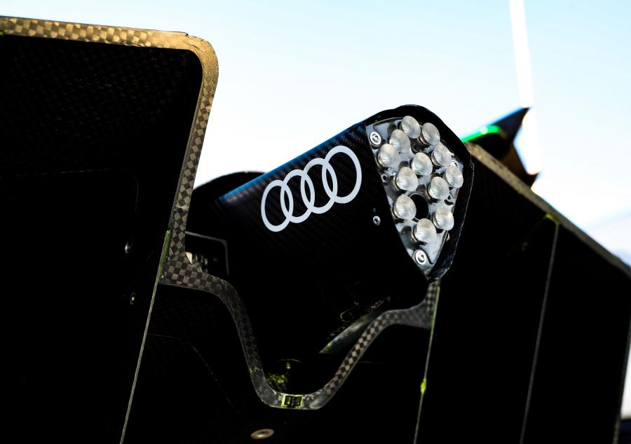 Детали интерьера Audi e-tron FE06 ABT Schaeffler 2019 года  (фото 19 из 38)